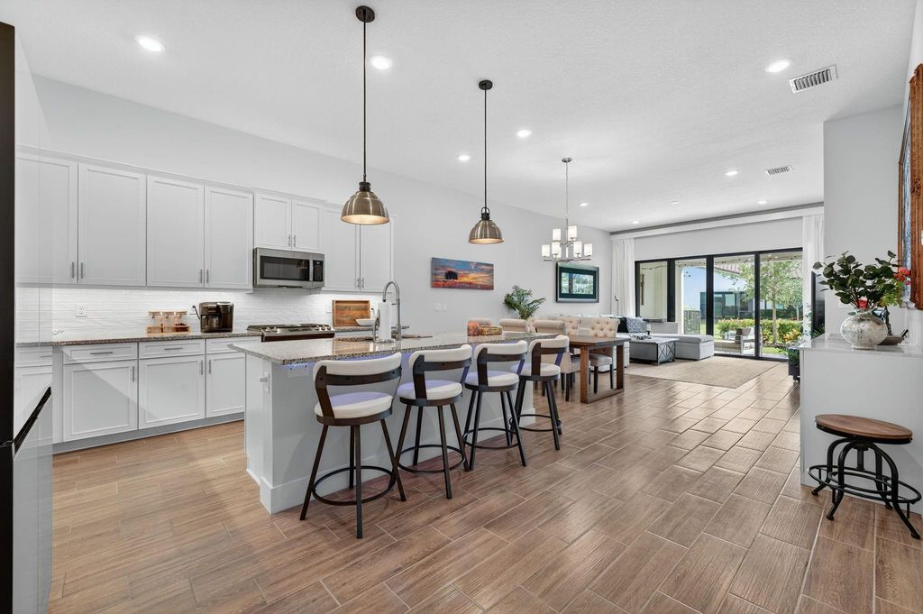 Image 13 of property listing at 7434 N Blue Spring Dr, Parkland, FL 33067