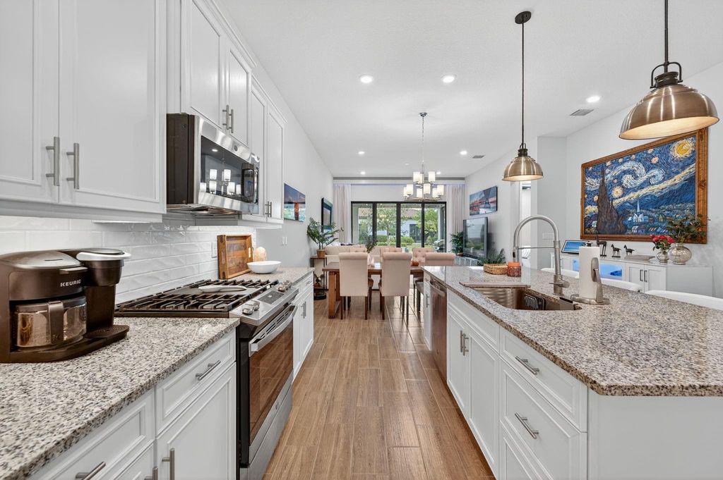 Image 17 of property listing at 7434 N Blue Spring Dr, Parkland, FL 33067