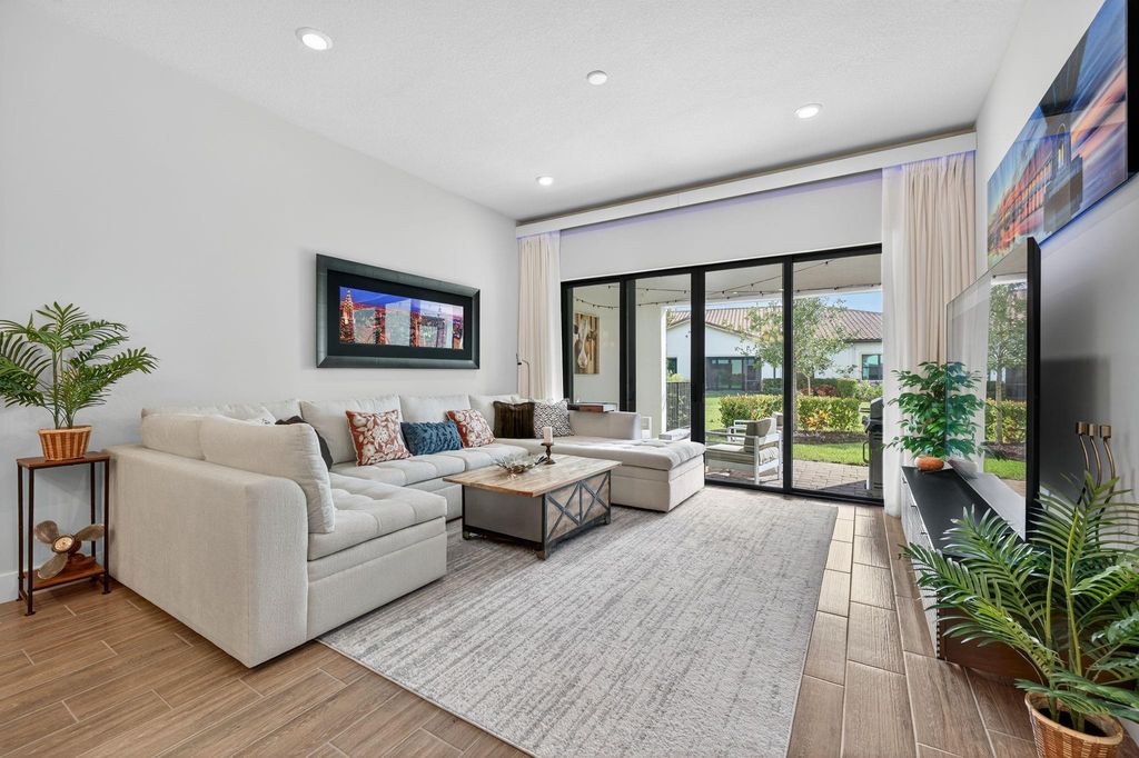 Image 22 of property listing at 7434 N Blue Spring Dr, Parkland, FL 33067