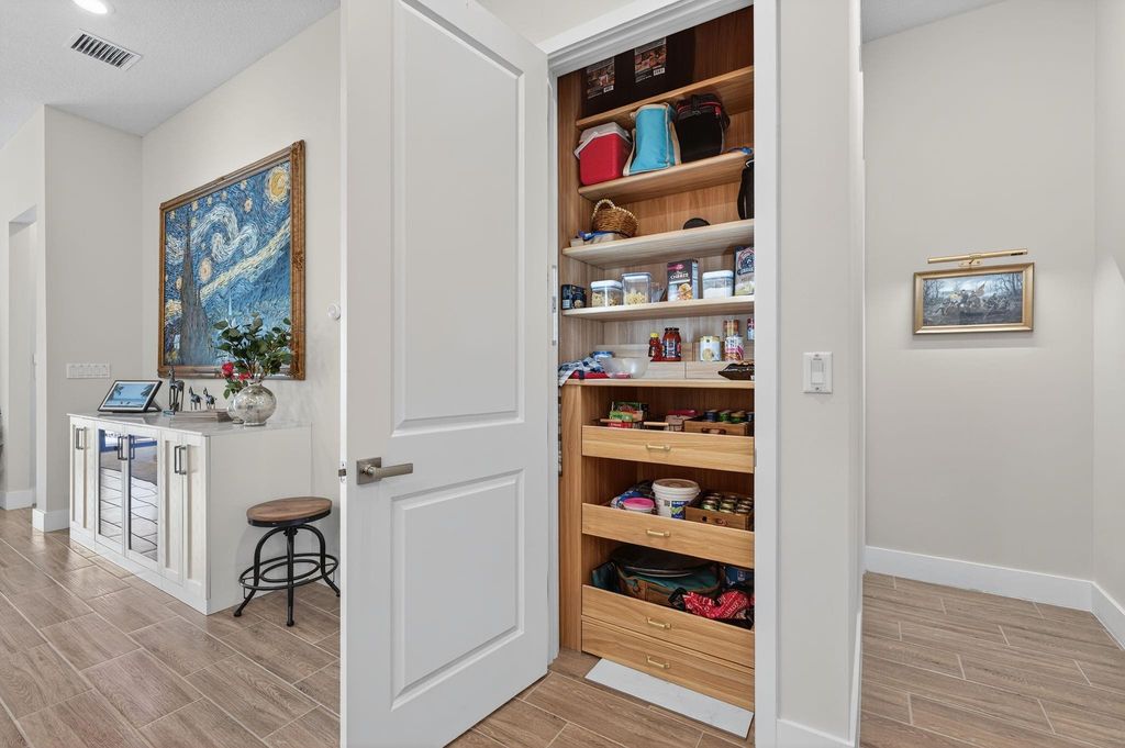 Image 26 of property listing at 7434 N Blue Spring Dr, Parkland, FL 33067