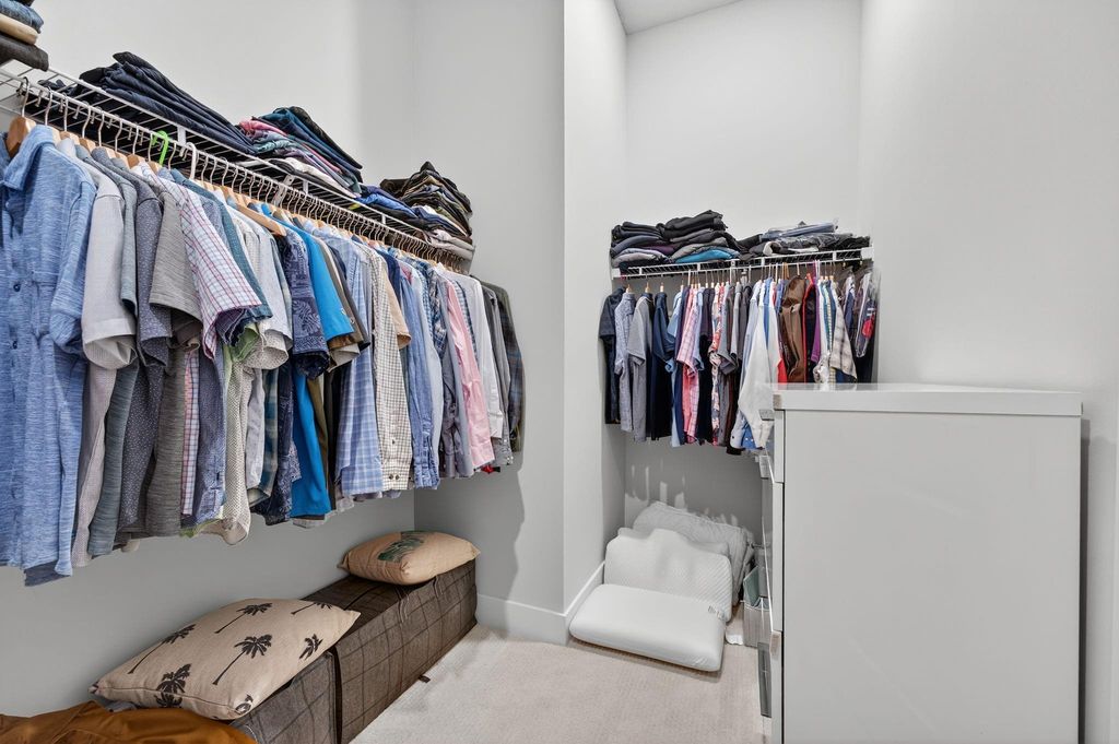 Image 32 of property listing at 7434 N Blue Spring Dr, Parkland, FL 33067