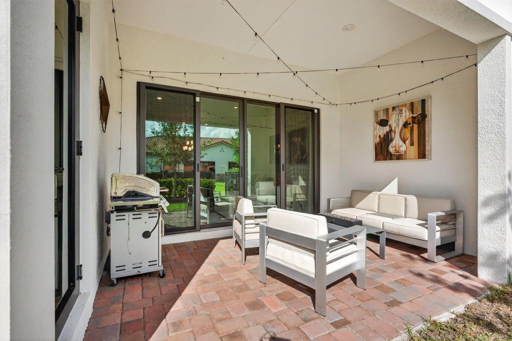 Image 38 of property listing at 7434 N Blue Spring Dr, Parkland, FL 33067