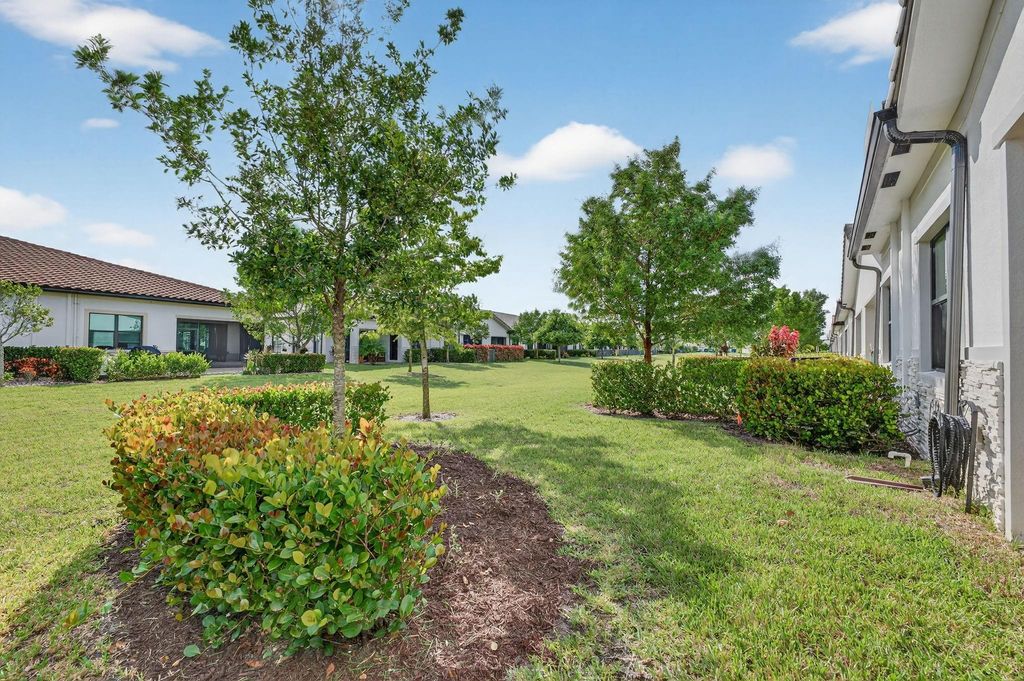 Image 39 of property listing at 7434 N Blue Spring Dr, Parkland, FL 33067