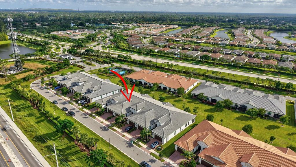 Image 44 of property listing at 7434 N Blue Spring Dr, Parkland, FL 33067