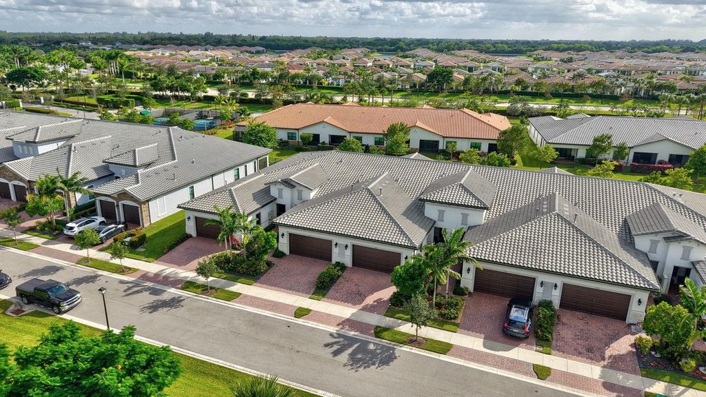 Image 49 of property listing at 7434 N Blue Spring Dr, Parkland, FL 33067