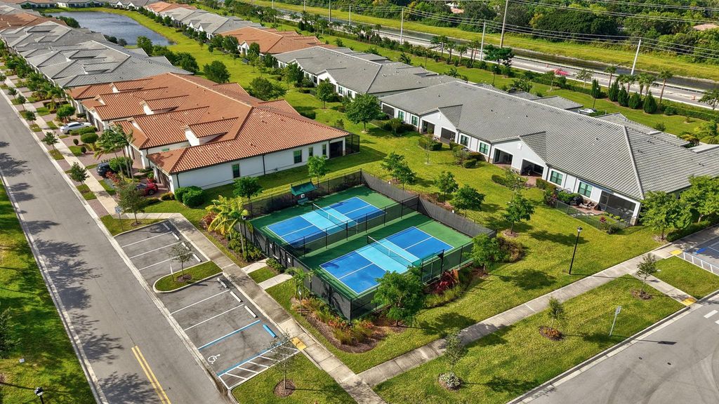 Image 54 of property listing at 7434 N Blue Spring Dr, Parkland, FL 33067