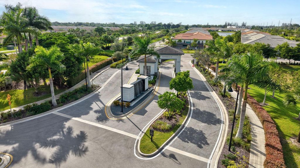 Image 55 of property listing at 7434 N Blue Spring Dr, Parkland, FL 33067