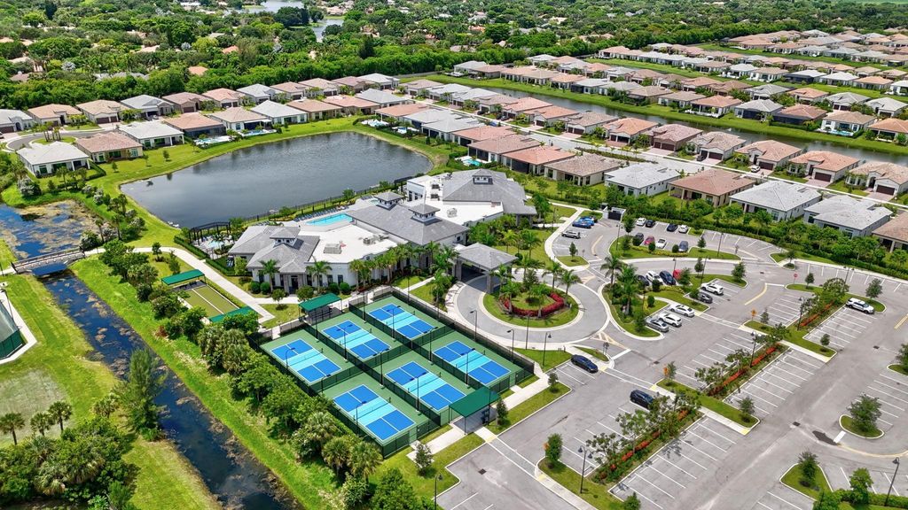 Image 57 of property listing at 7434 N Blue Spring Dr, Parkland, FL 33067