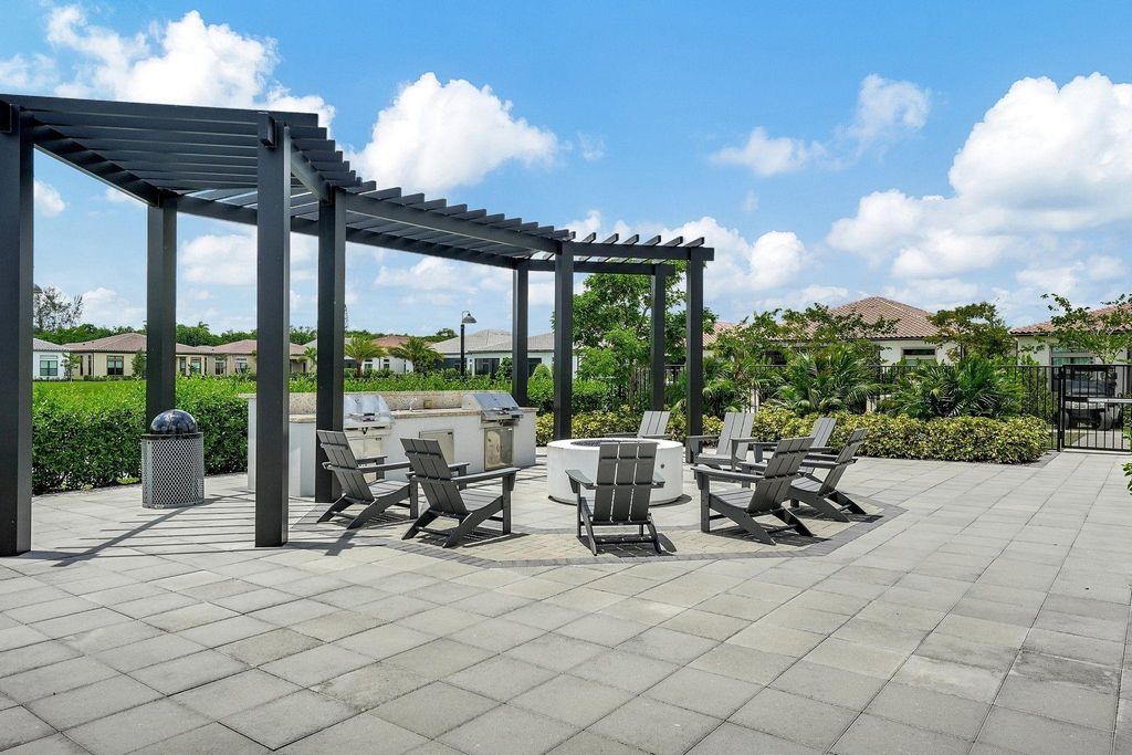 Image 70 of property listing at 7434 N Blue Spring Dr, Parkland, FL 33067