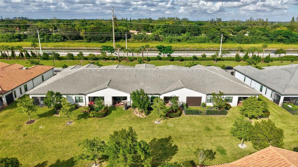 Image 71 of property listing at 7434 N Blue Spring Dr, Parkland, FL 33067