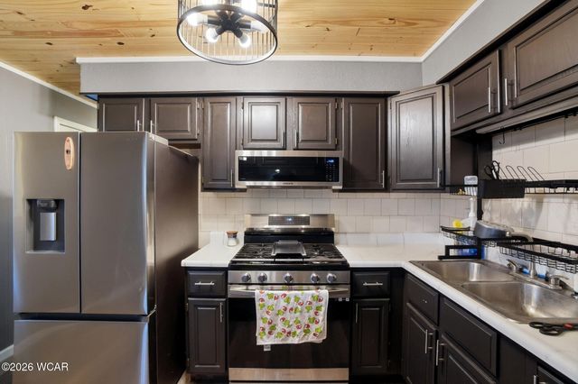 3 Poulston PL Place, Lima, OH 45805