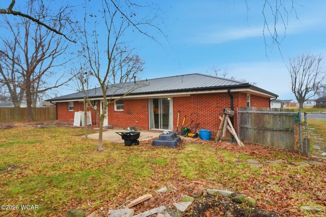 3 Poulston PL Place, Lima, OH 45805