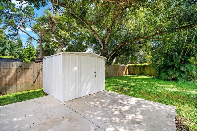 7954 49TH AVENUE N, St Petersburg, FL 33709