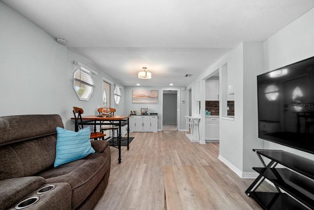 7954 49TH AVENUE N, St Petersburg, FL 33709