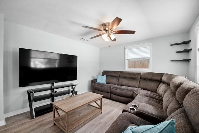 7954 49TH AVENUE N, St Petersburg, FL 33709
