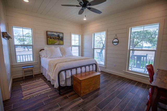 1255 County Road 260, Hallettsville, TX 77964