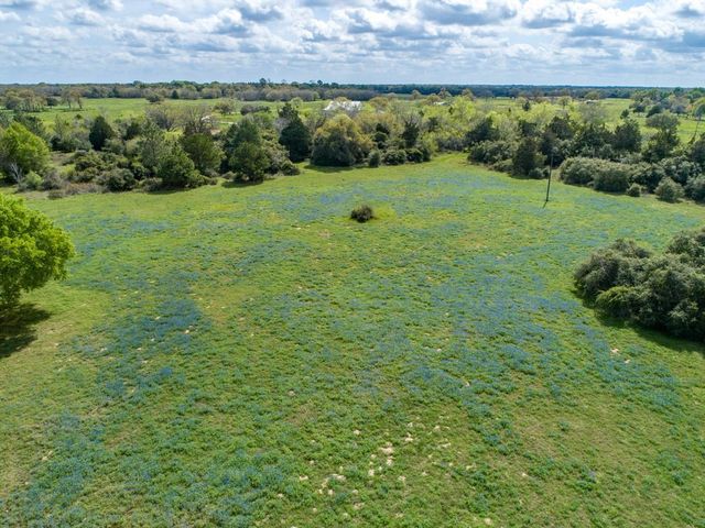 1255 County Road 260, Hallettsville, TX 77964