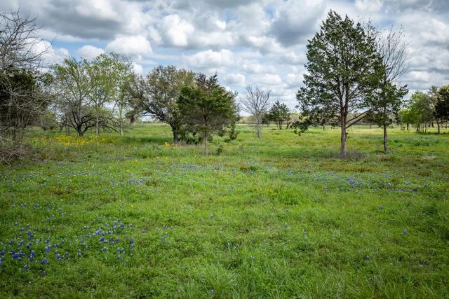 1255 County Road 260, Hallettsville, TX 77964