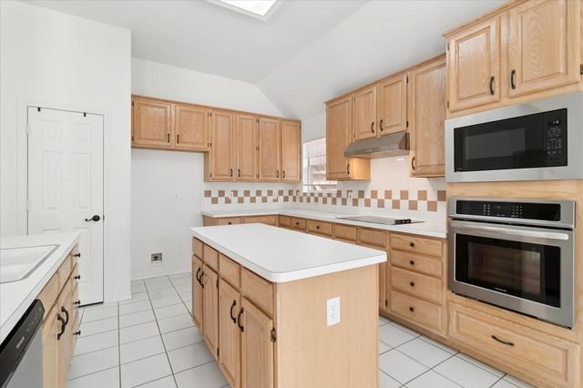 8402 Falconet Circle, Mckinney, TX 75072