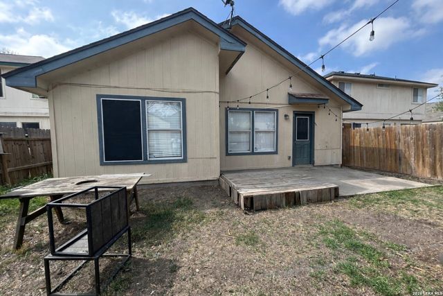 7250 Burns Xing, San Antonio, TX 78250