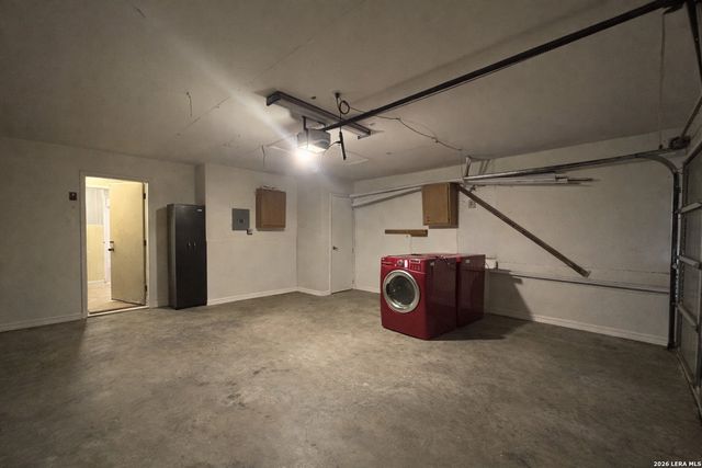 7250 Burns Xing, San Antonio, TX 78250