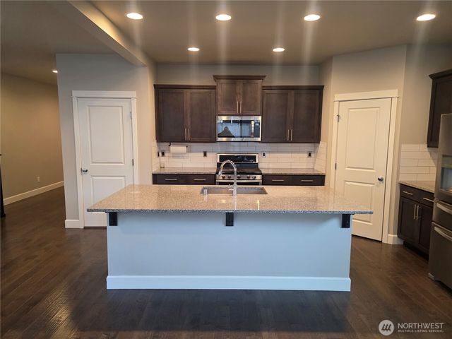 37309 29th Place S, Federal Way, WA 98003