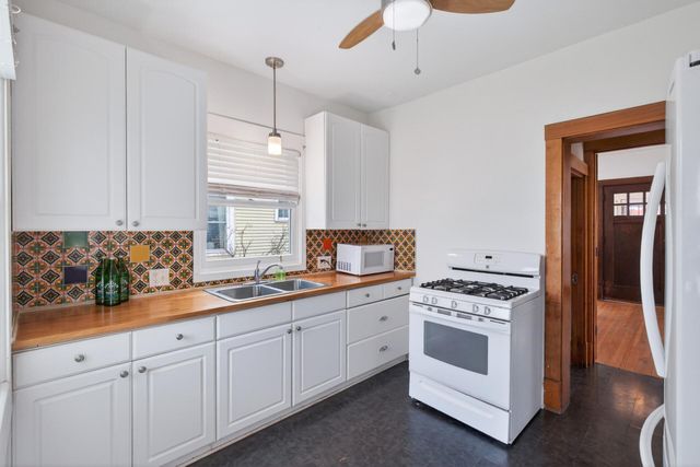 344 6th Avenue S, South Saint Paul, MN 55075