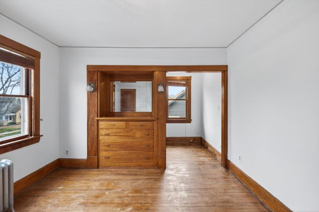 344 6th Avenue S, South Saint Paul, MN 55075