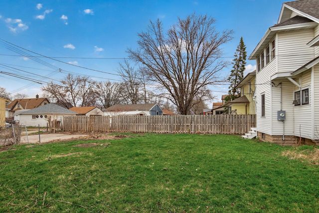 344 6th Avenue S, South Saint Paul, MN 55075