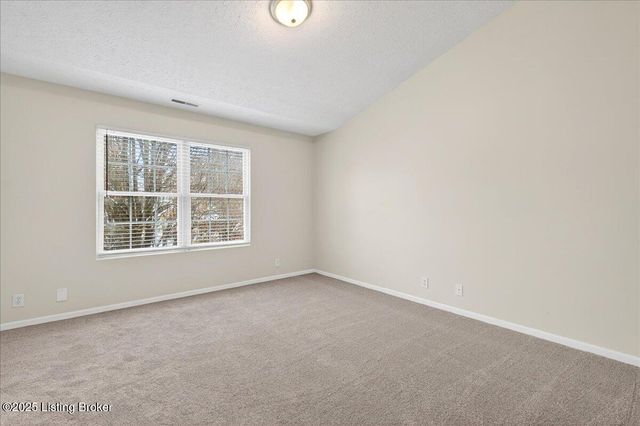 6508 Hunters Creek Blvd, Louisville, KY 40258