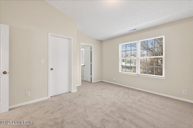 6508 Hunters Creek Blvd, Louisville, KY 40258