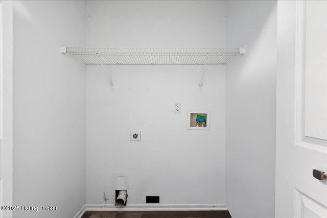 6508 Hunters Creek Blvd, Louisville, KY 40258