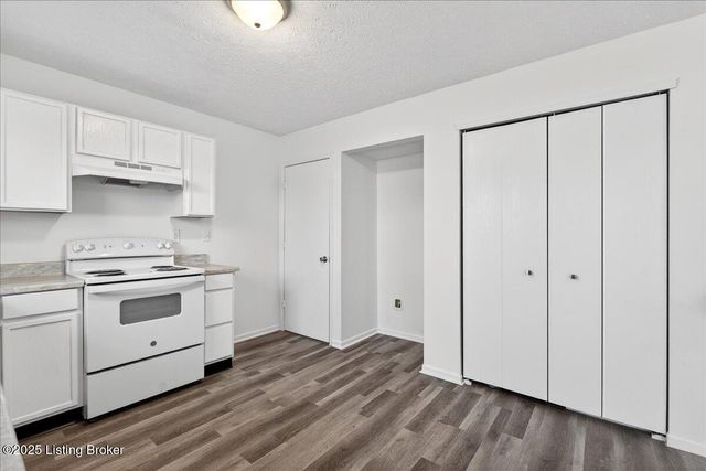 6508 Hunters Creek Blvd, Louisville, KY 40258