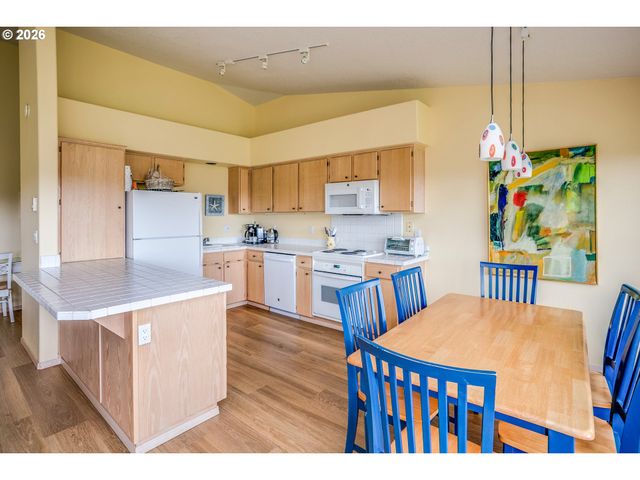 1987 GEARHART GREEN Dr 704, Gearhart, OR 97138