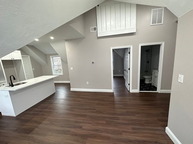 278 Cohannet St, Taunton, MA 02780