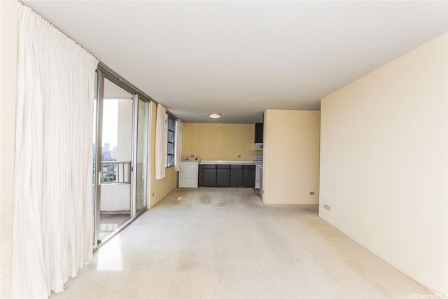 2825 S King Street 2003, Honolulu, HI 96826