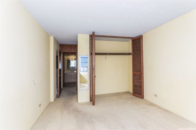 2825 S King Street 2003, Honolulu, HI 96826