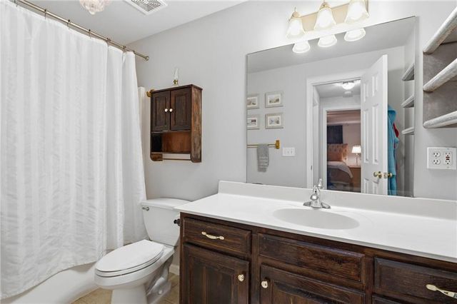 9600 Lakeside Way, Gainesville, GA 30506
