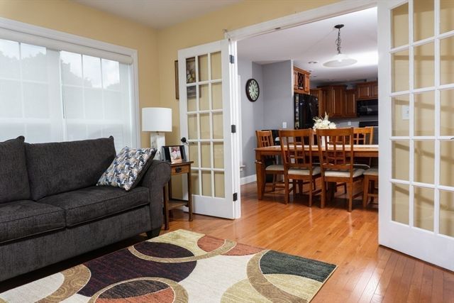 4 Leslie Court, Rockland, MA 02370