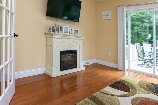 4 Leslie Court, Rockland, MA 02370