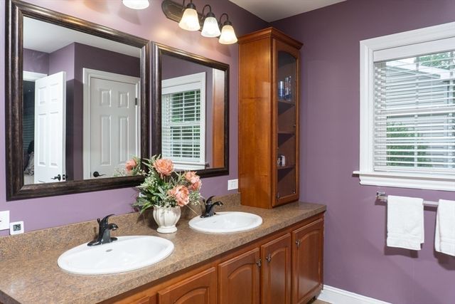 4 Leslie Court, Rockland, MA 02370