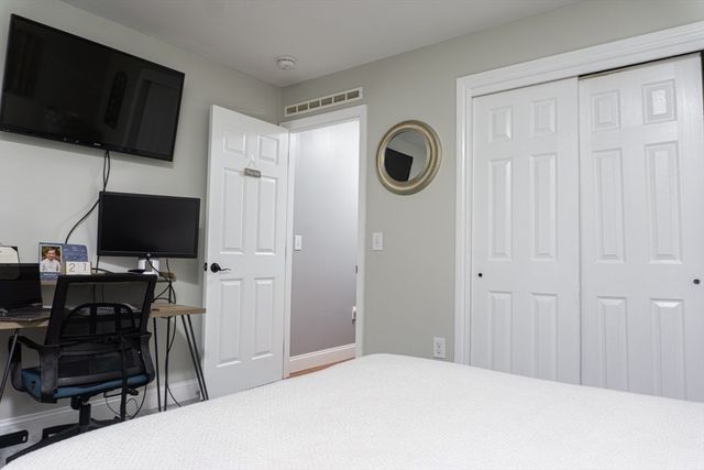 4 Leslie Court, Rockland, MA 02370