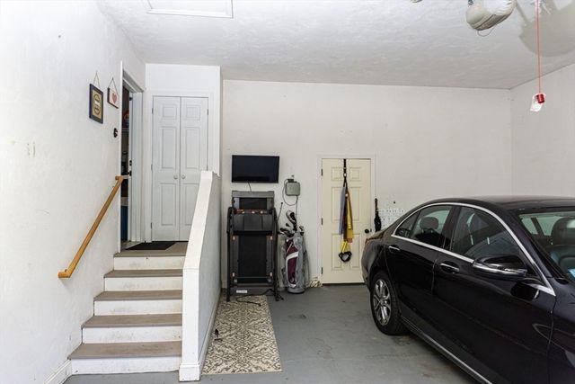 4 Leslie Court, Rockland, MA 02370