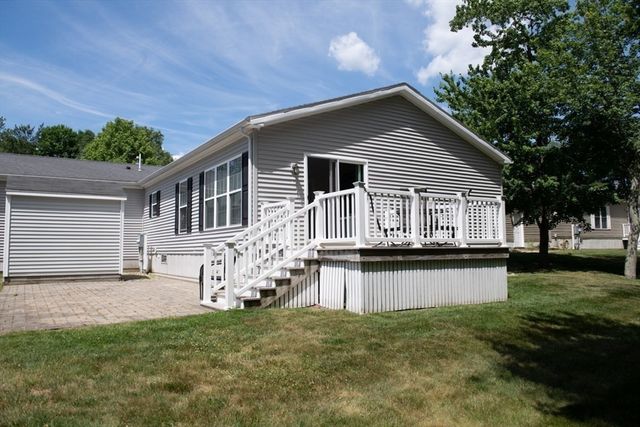 4 Leslie Court, Rockland, MA 02370
