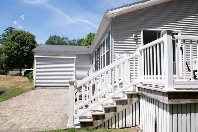 4 Leslie Court, Rockland, MA 02370