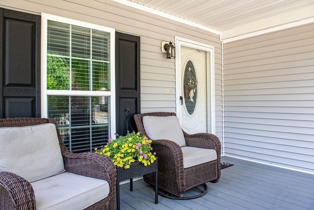4 Leslie Court, Rockland, MA 02370