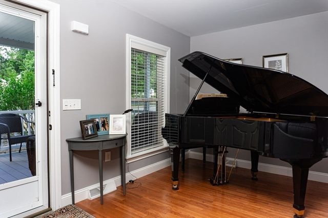 4 Leslie Court, Rockland, MA 02370