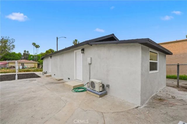 1279 Vine, San Bernardino, CA 92411