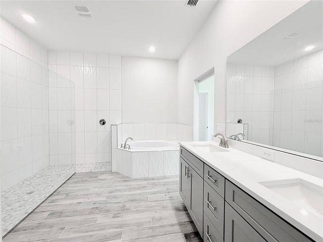 30280 W BLUEBELL AVENUE, Eustis, FL 32736