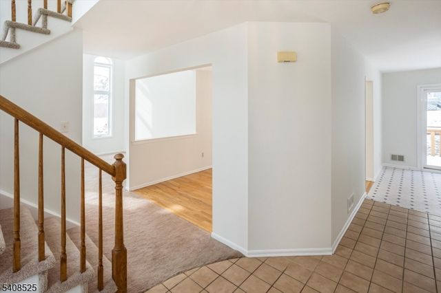 4 Updike Ave, Hillsborough Twp., NJ 08844